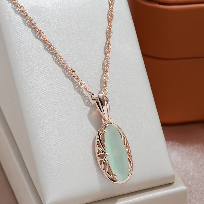 Elegant grönt guld kristall halsband